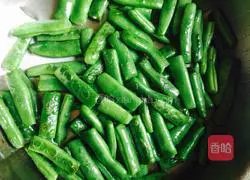 Illustration of home-style braised noodles 7