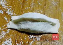 Illustration of how to make pumpkin stuffed pot stickers 13