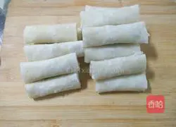 Illustration of how to make fennel and egg spring rolls 10