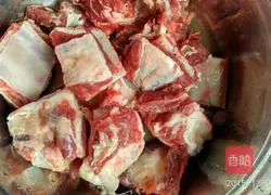 Illustration of how to cook beef ribs in rice cooker 1