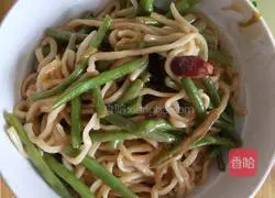 Illustration of how to make braised beans and noodles 12