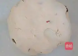 Illustration of how to make sweet potato, glutinous rice, red dates and raisin steamed buns 9