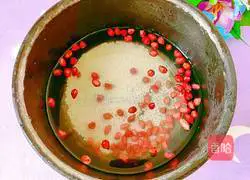 Illustration of making red date, peanut and yam porridge 4