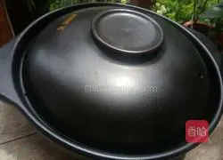 Illustration of how to make chicken whole leg and mushroom clay pot rice 19