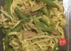 Illustration of how to make braised beans and noodles 11