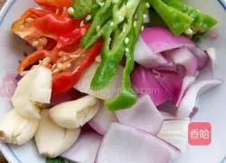 Illustration of braised gluten in oil 2