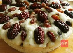 Raisins and red dates are cakey.Practice illustration 9