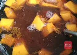 Illustration of how to make pumpkin and mung bean porridge 7