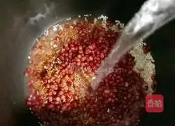 Illustration of how to make red bean and double rice porridge 5