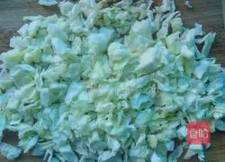 Illustration of how to make braised cabbage rice 4