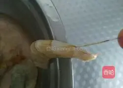 Illustration of how to make Christmas snowman rice balls 2