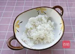 Illustration of how to make seaweed rice balls 4