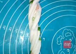 Scallion, ham and sausage rolls Illustration of how to do it 10