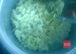 Illustration of how to make braised cabbage rice 6