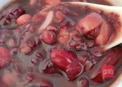 Purple Sweet Potato, Black Rice and Lotus Seed Porridge Recipe Illustration 7