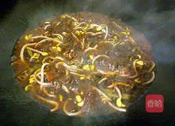 Illustration of how to make steamed noodles (Henan braised noodles) 8