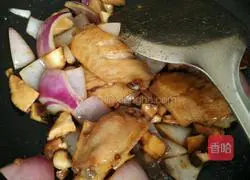 Illustration of the home version of claypot rice 5