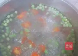 Illustration of how to make shrimp and tofu soup 3