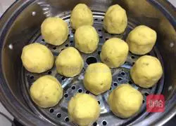 Illustration of how to make sweet potato and corn steamed buns 4