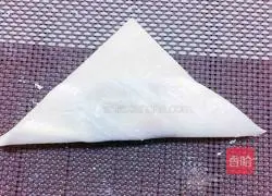 Illustration of how to make mini spring rolls 3