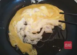 Illustration of three fresh fried rice noodles 6