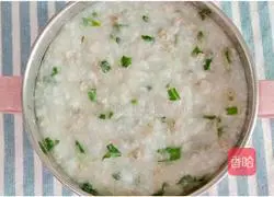 Illustration of how to make pork liver and green vegetable porridge (baby food supplement) 10