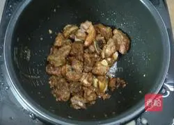 Illustration of how to cook pork ribs in rice cooker 7
