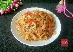 Illustration of how to make fried rice noodles with mung bean sprouts 8