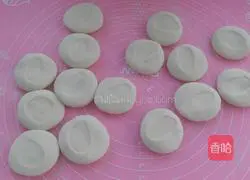 Illustration of how to make shredded potato burritos 7