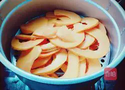 Illustration of how to make pumpkin hair cake 1