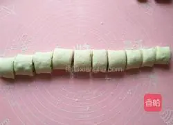 Illustration of how to make green onion rolls 11