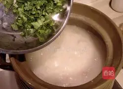 Illustration of how to make pork ribs and frog porridge 6