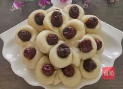 Illustration of how to make red date flower rolls 13