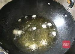 Illustration of how to make fried steak rolls 2