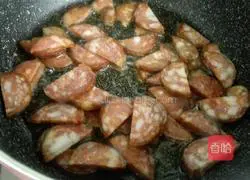 Potato and Sausage Braised Rice Recipe Illustration 3