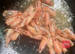 Illustration of how to make shrimp, crab and seafood porridge 4