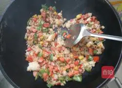 Illustration of how to make pineapple rice bowl 2