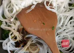 Illustration of how to make fried rice noodles 6