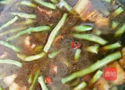 Illustration of making braised kidney bean noodles 5