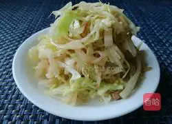 Illustration of how to make fried cabbage and shredded pork pancakes 8