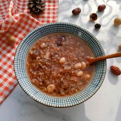 Red dates, longan and eight-treasure porridge