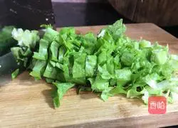 Wolfberry Illustration of how to make shrimp skin porridge 6