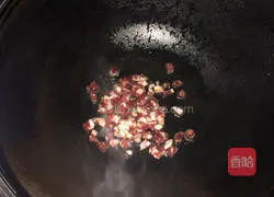 Illustration of how to make braised sausage and bean rice 5