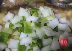 Illustration of how to make diced pork with cold noodles and stewed noodles 9