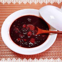 Yam and black rice medicinal porridge (blood and qi nourishing)