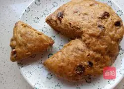 Illustration of how to make pumpkin, red dates and raisin cakes 7