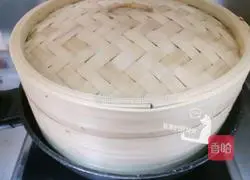 Illustration of how to make scallion rolls 15