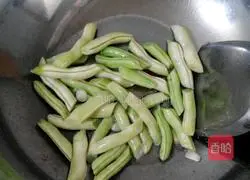 Illustration of making braised kidney bean noodles 7