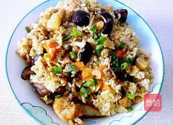 Illustration of how to make clay pot rice with mushrooms and chicken legs 6