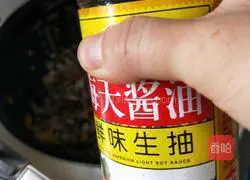 Illustration of how to cook sausage and rice 15